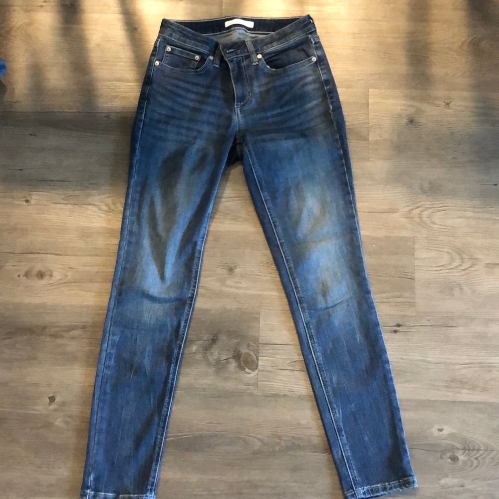 Dark skinny jeans